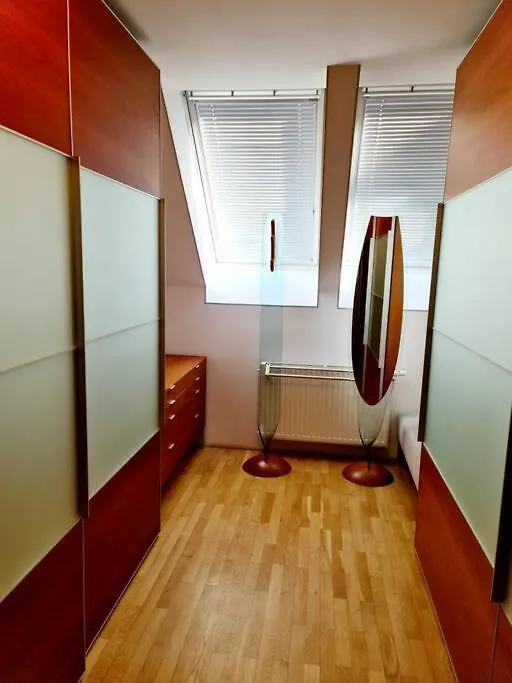 Luxury 4 Bedroom Roof Apt With 3 Balconies & View Vienna