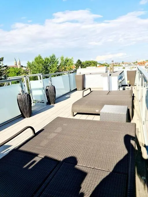 Luxury 4 Bedroom Roof Apt With 3 Balconies & View Vienna